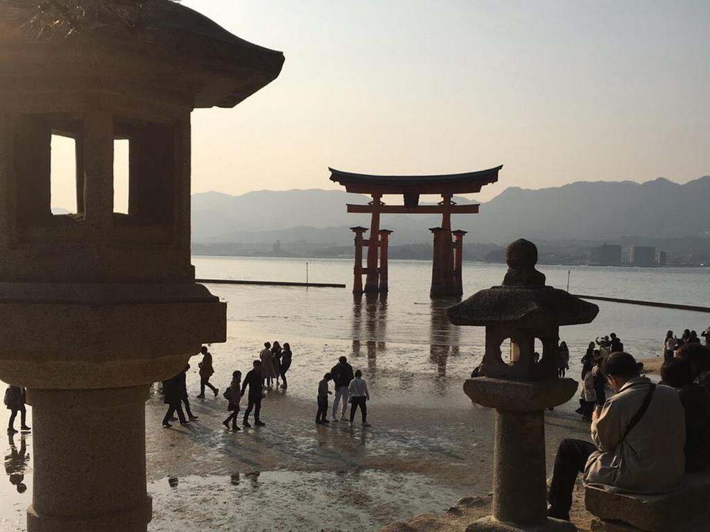 Hotel Park Side Hiroshima Peace Park Екстер'єр фото
